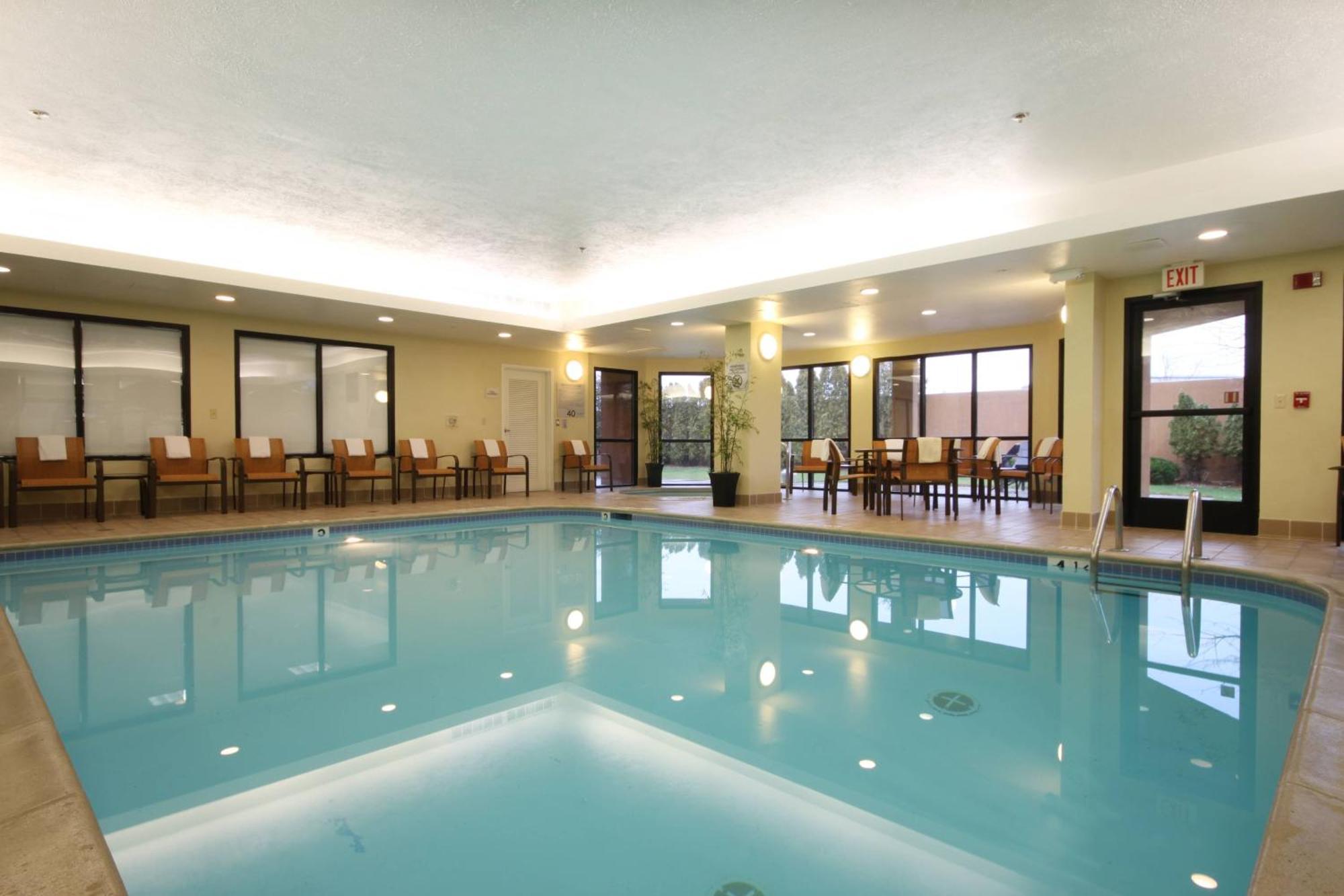 Hotel Courtyard By Marriott Flint Grand Blanc Esterno foto